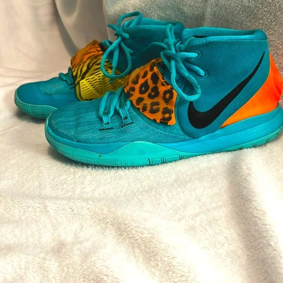 I’m selling basketball shoes Nike | Shoes | Im Selling Basketball Shoes I Dont Play No  main image 4